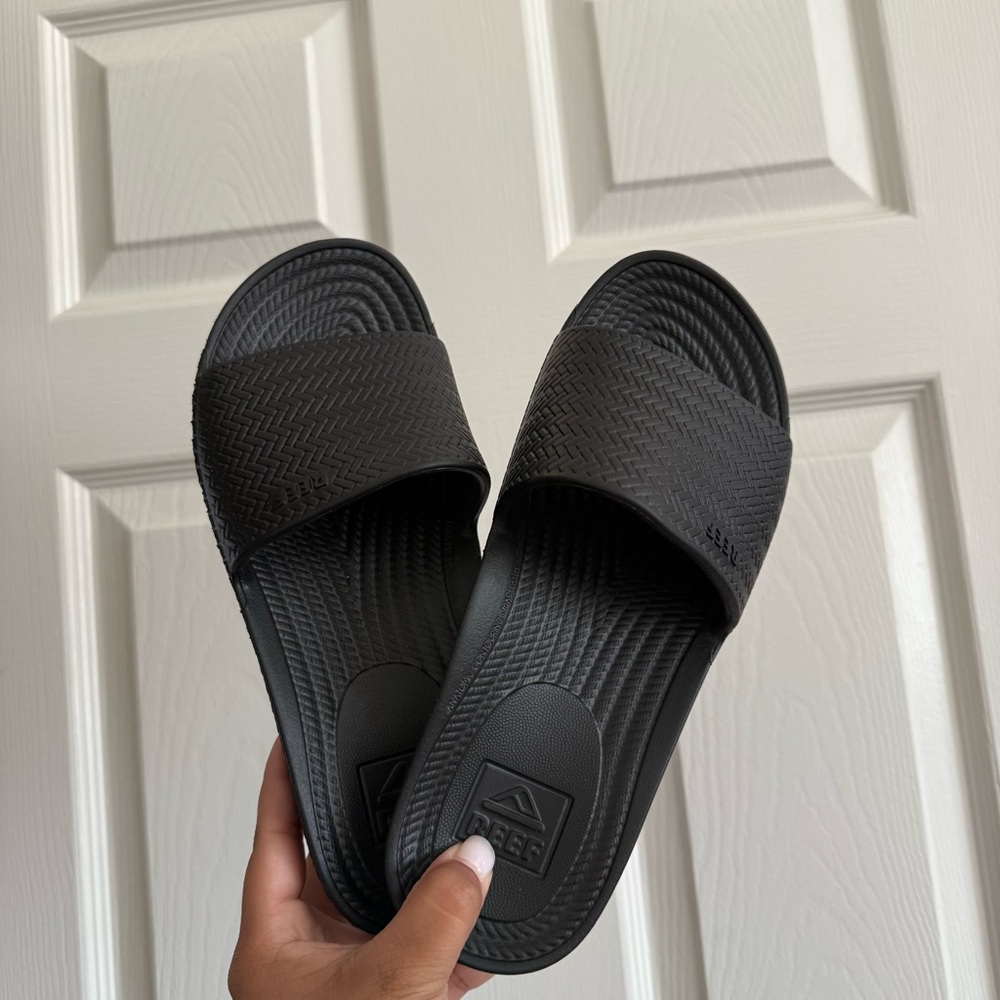 REEF Black Slide Sandals Size 7